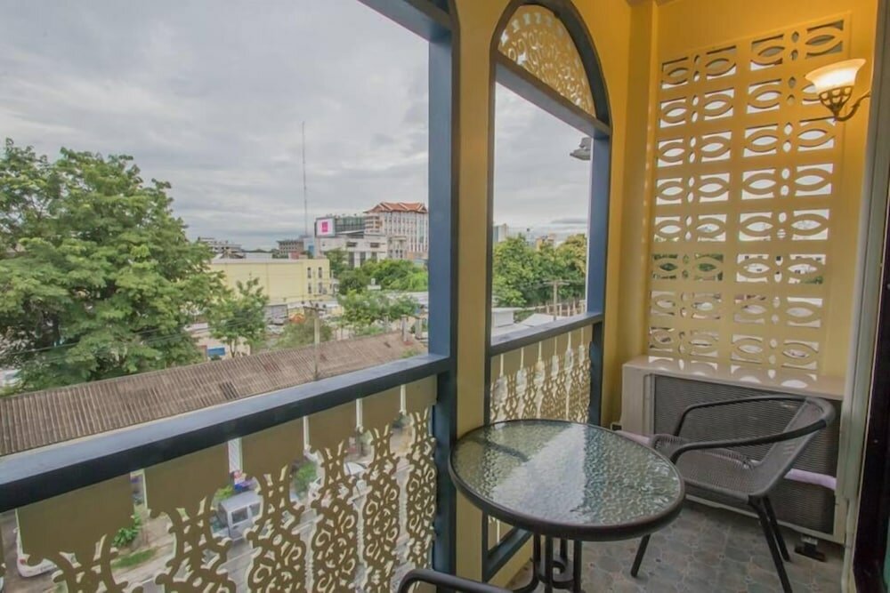 Фото Sridonchai Heritage Night Bazaar Chiang Mai