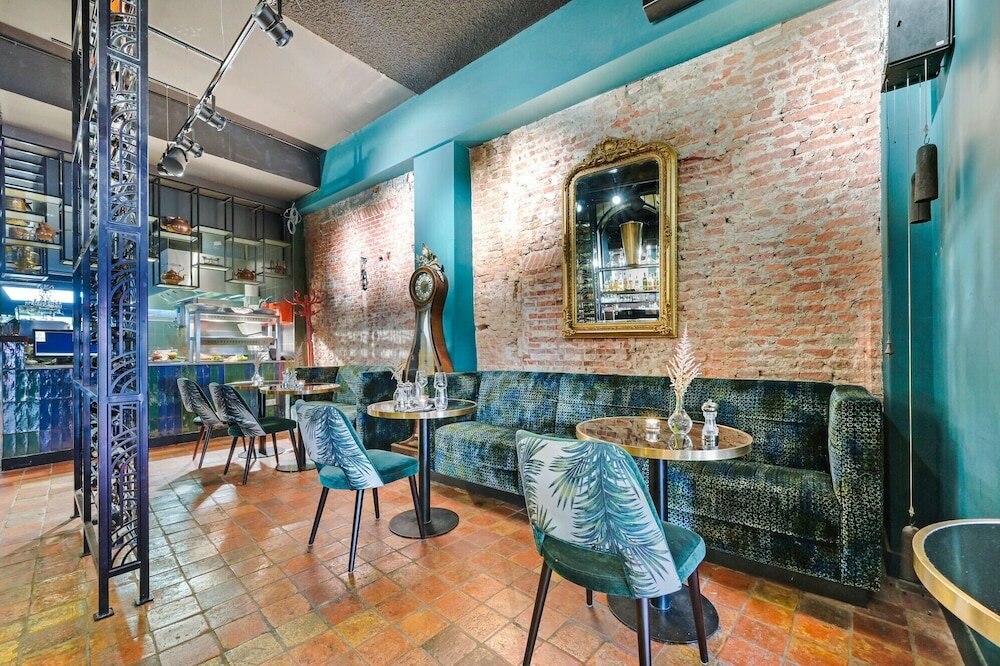 Фото Ambassador City Centre Hotel