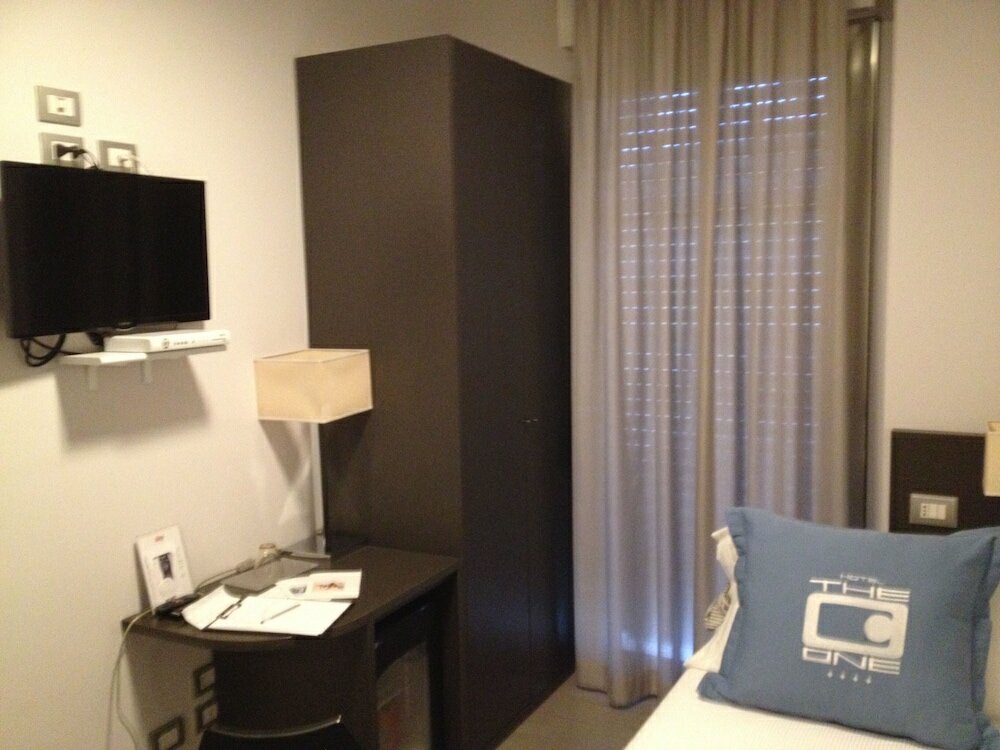 Фото Hotel The One