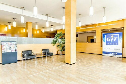 Гостиница Yit Ciudad de Zaragoza в Сарагосе