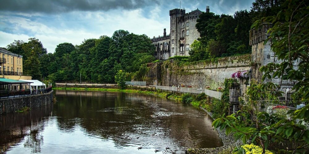 Фото Kilkenny Inn Hotel