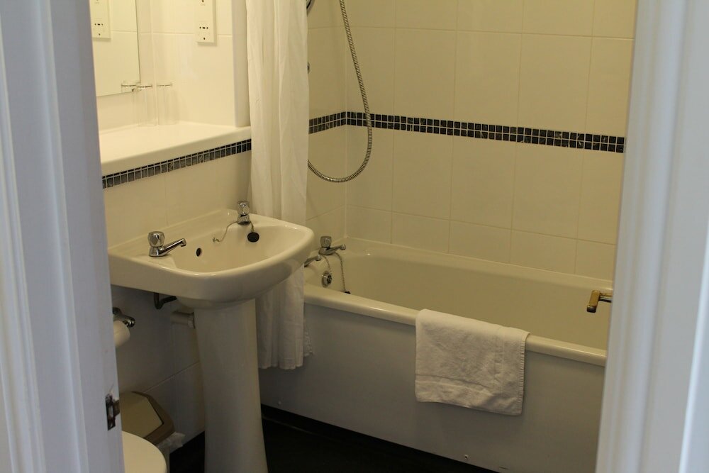 Фото Oak Farm Hotel