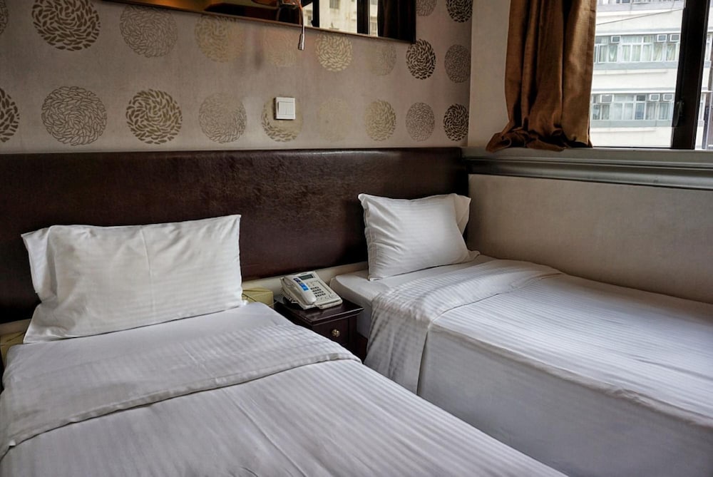 Фото Lander Hotel Prince Edward