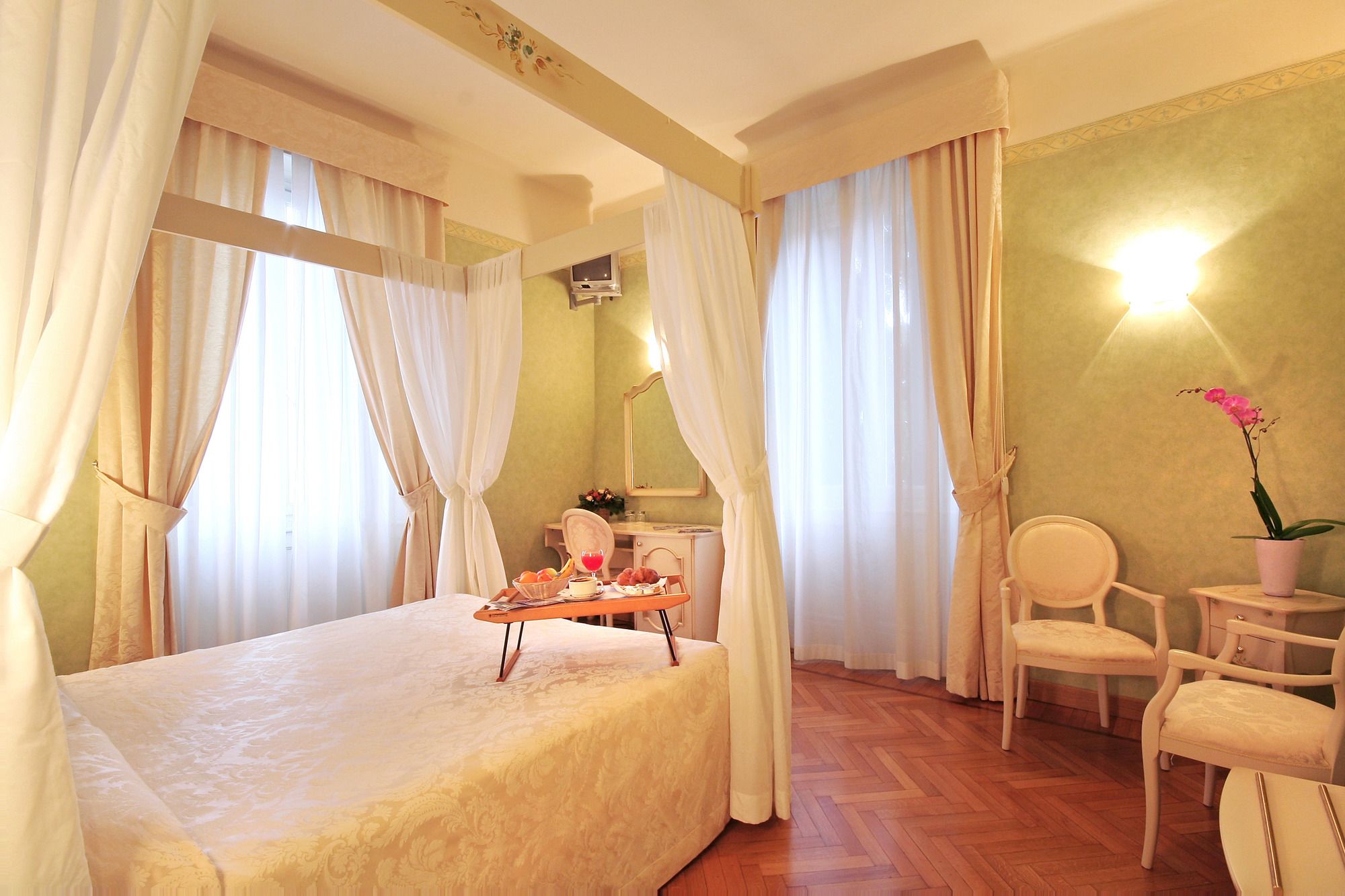 Фото Hotel Promessi Sposi