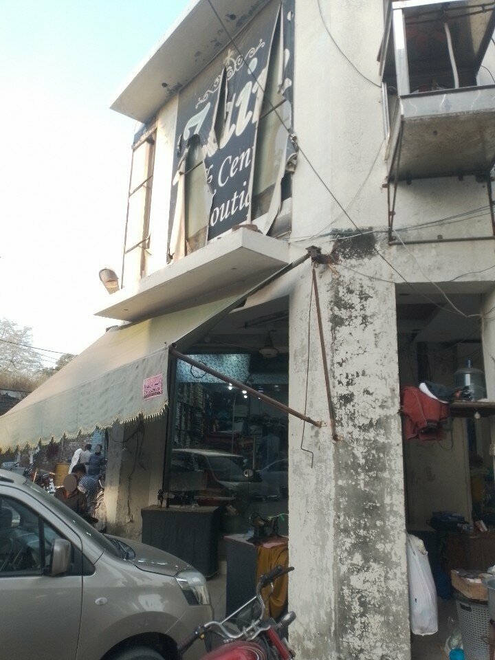 Clothing store M Sadiq Silk Center, Lahore, photo