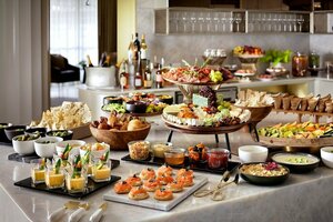 Гостиница Fairmont Century Plaza