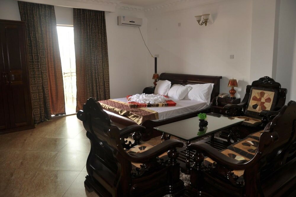Фото Biraj International Hotel