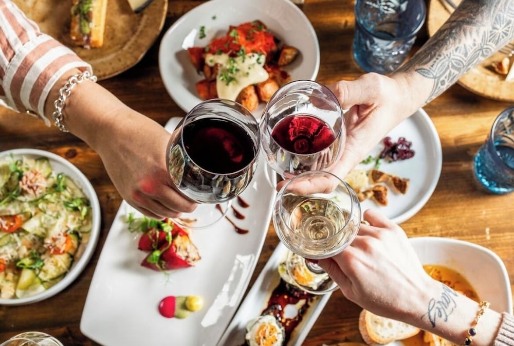 Фото The Captain Cook Hotel