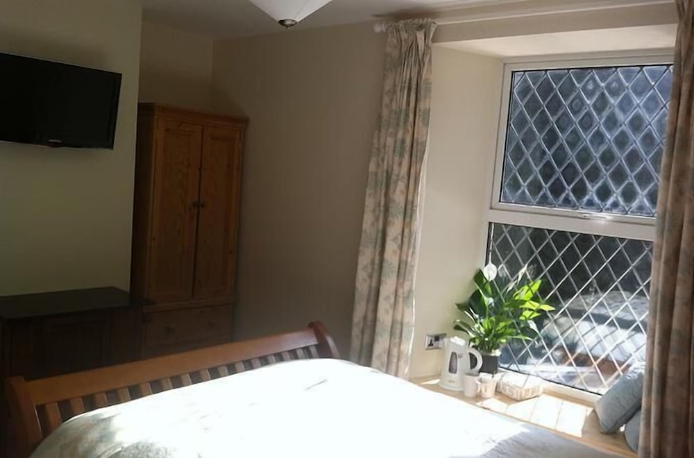 Фото The Waterwheel Inn