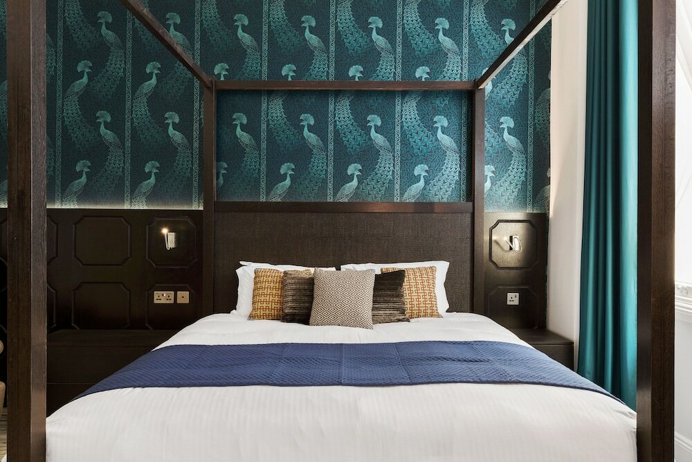 Фото Commodore Hotel