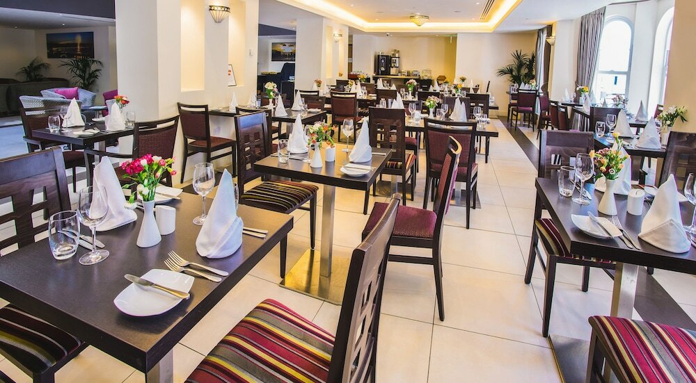 Фото Mannin Hotel