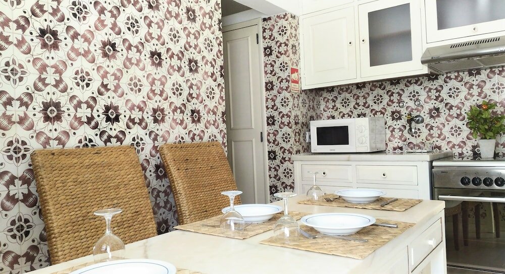 Фото Suites Inn Lagos