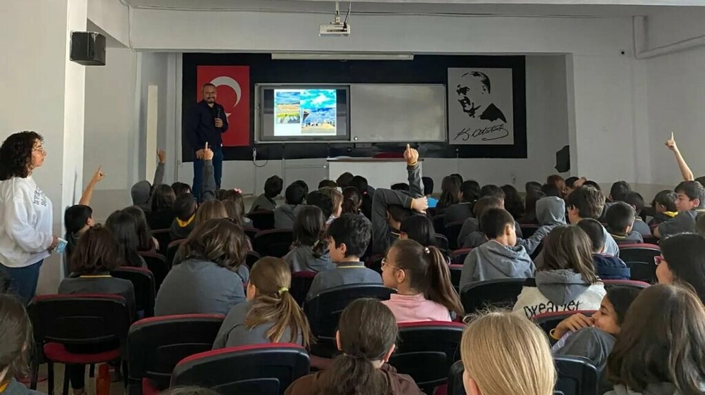School Emine Cahide Karaali Middle School, Eskisehir, photo