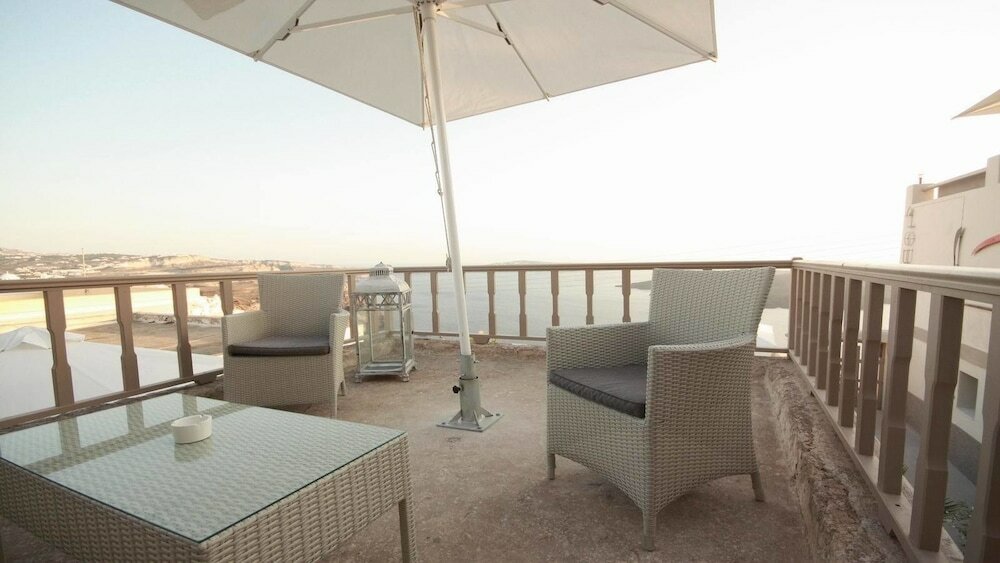 Фото Lava Suites and Lounge