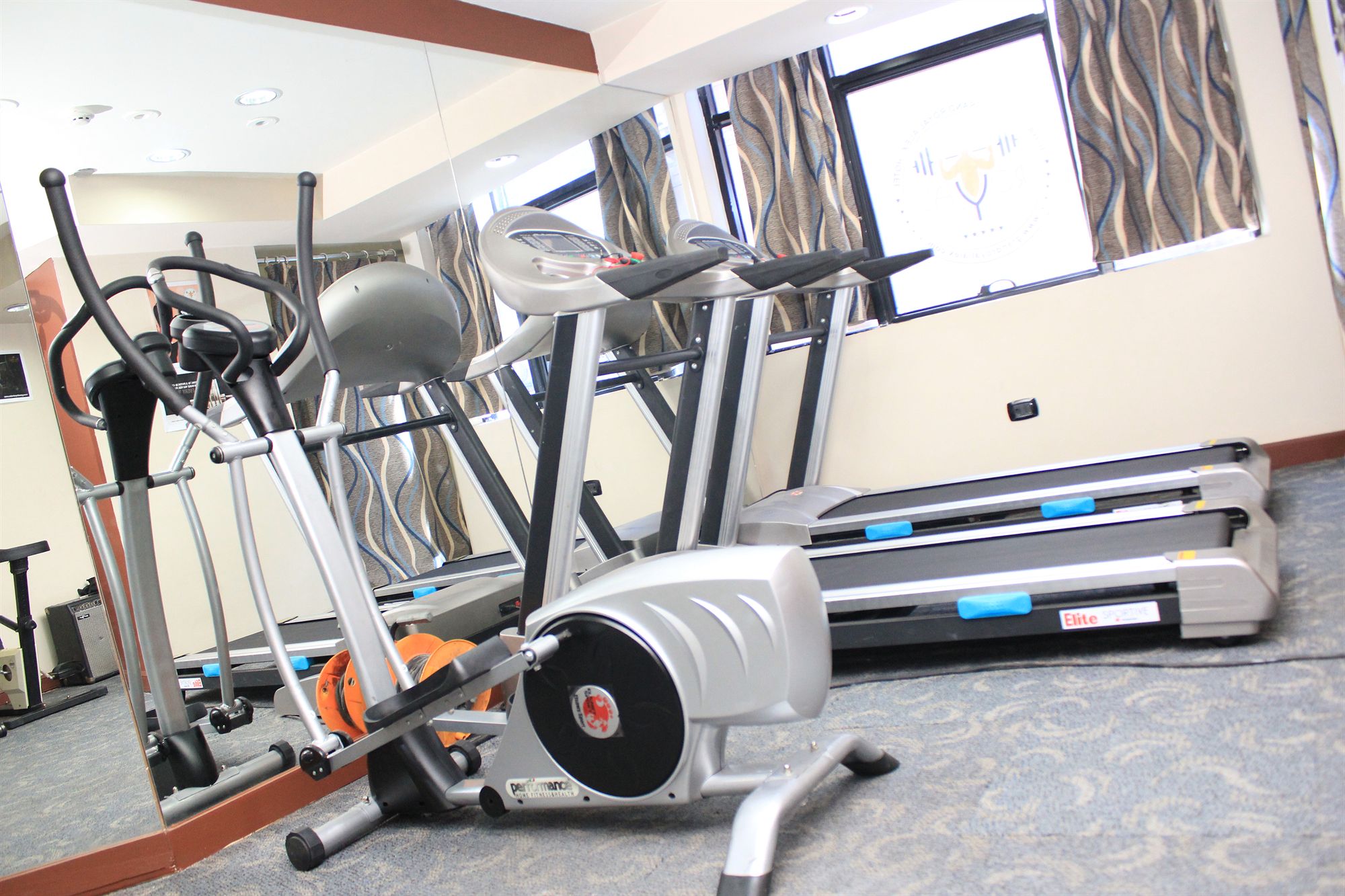 Фото Cherry Maryski Hotel