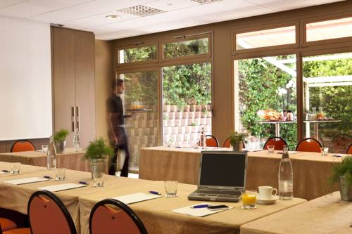 Фото Escale Oceania Aix-en-Provence