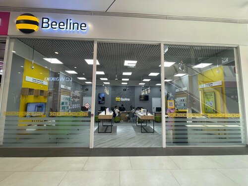 Қысқа шашты брюнетка аналармен порно