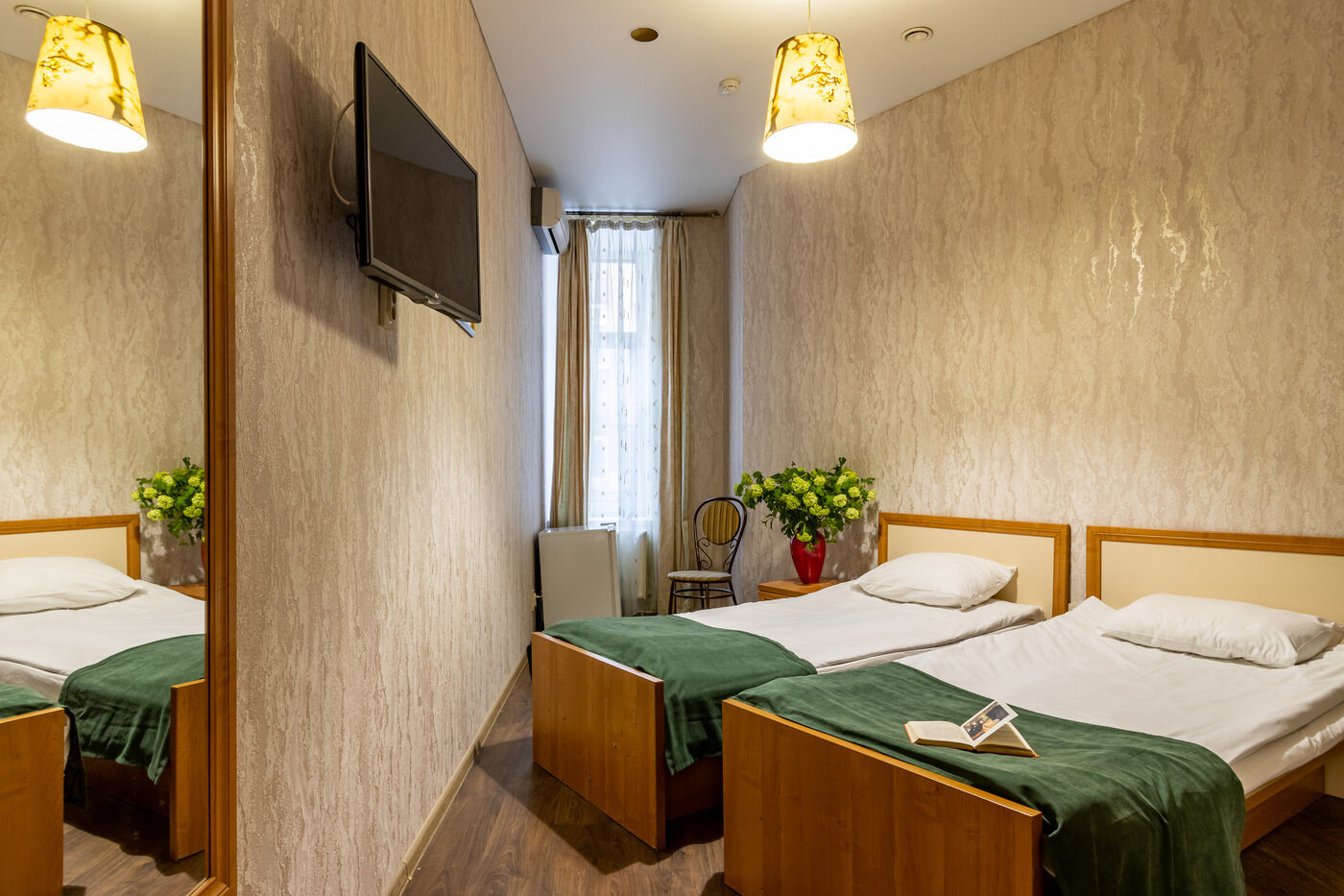 Фото Номера на Площади Восстания