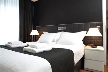 Фото The Queen Luxury Apartments - Villa Medici