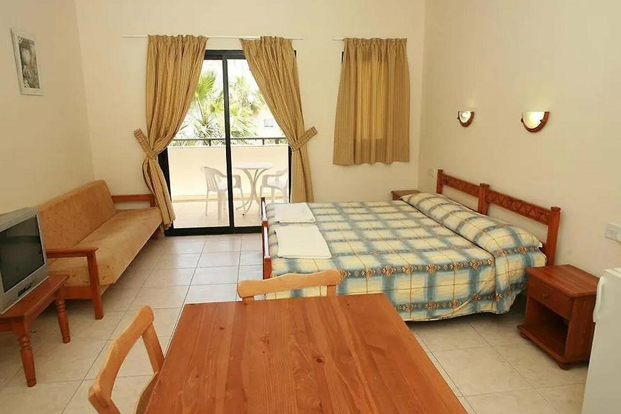 Фото New York Plaza Hotel Apartments