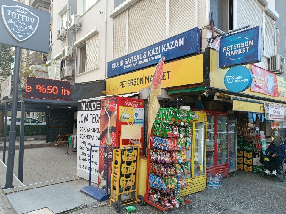 Grocery Peterson Market, Izmir, photo