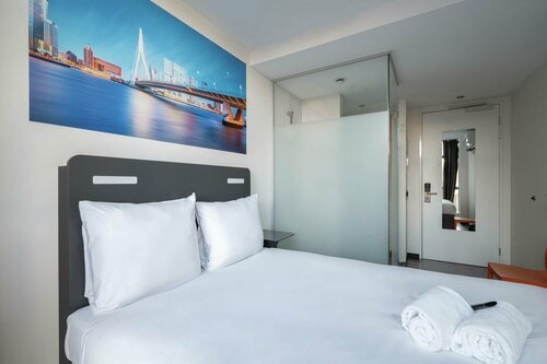 Гостиница EasyHotel Rotterdam City Centre в Роттердаме