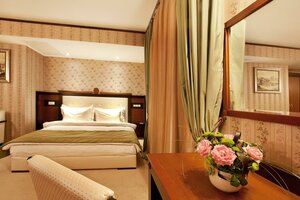 Гостиница Best Western Plus Bristol Hotel