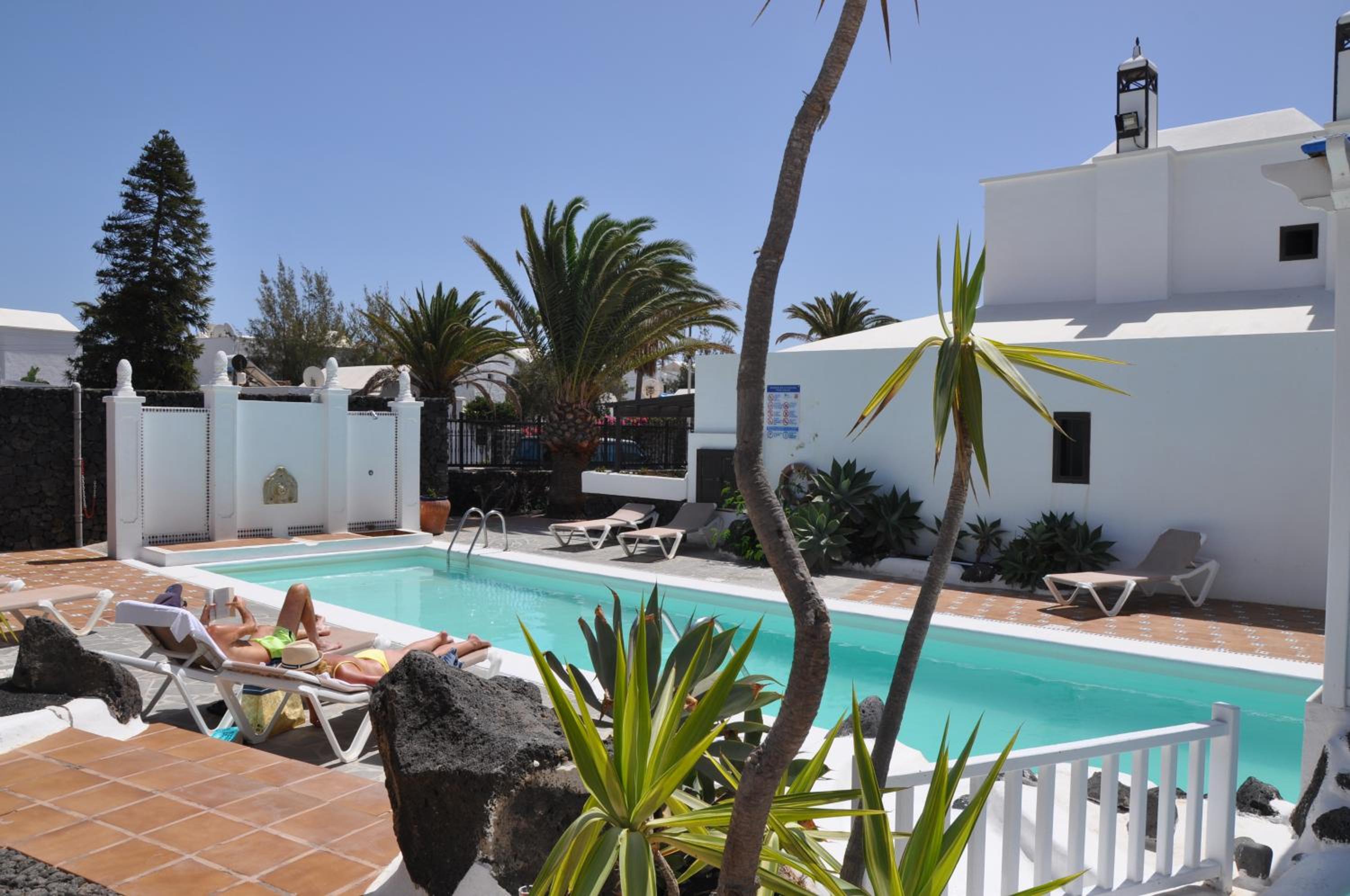 Фото Apartamentos Los Tulipanes