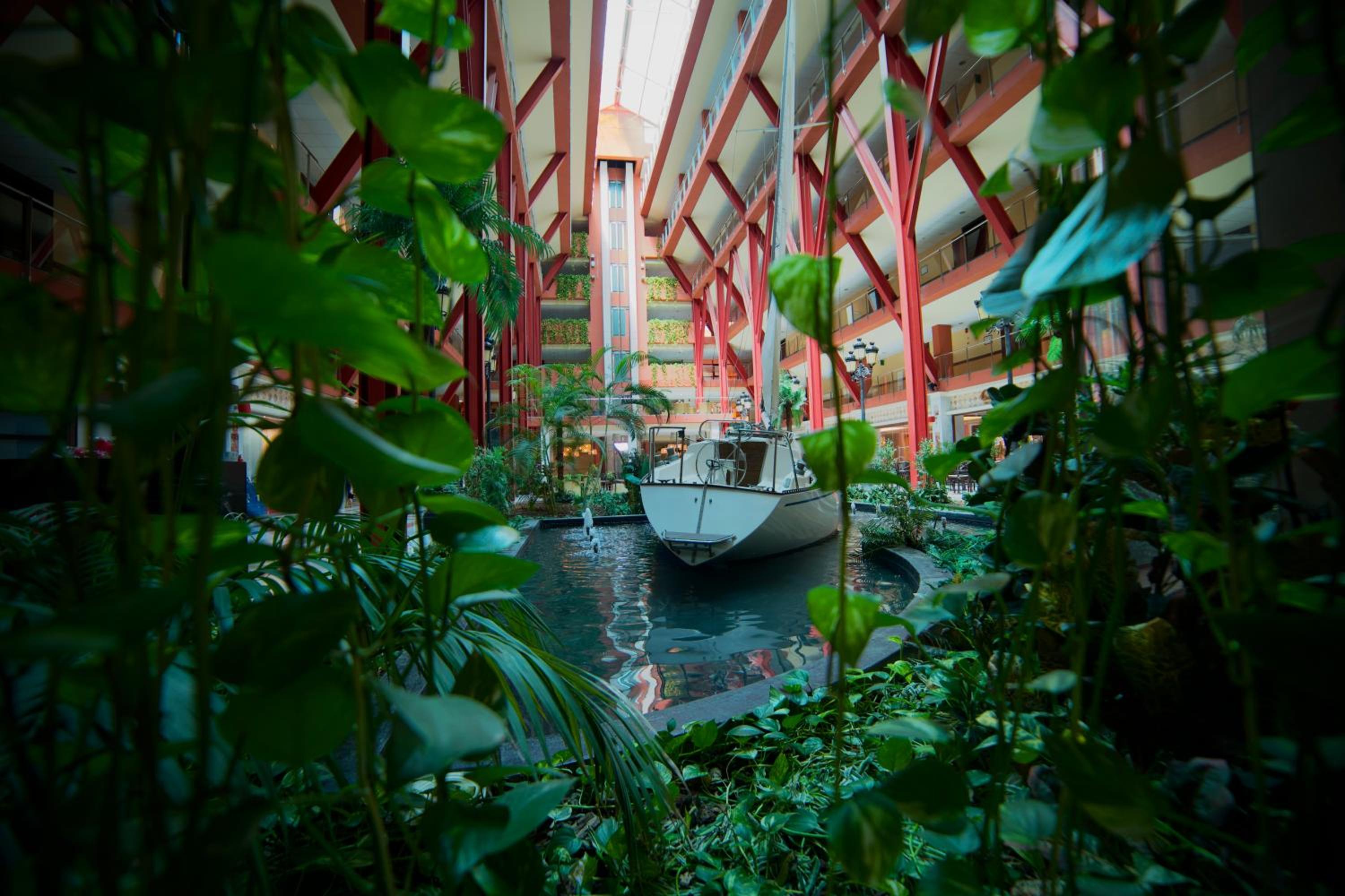 Фото Holiday World Village Hotel