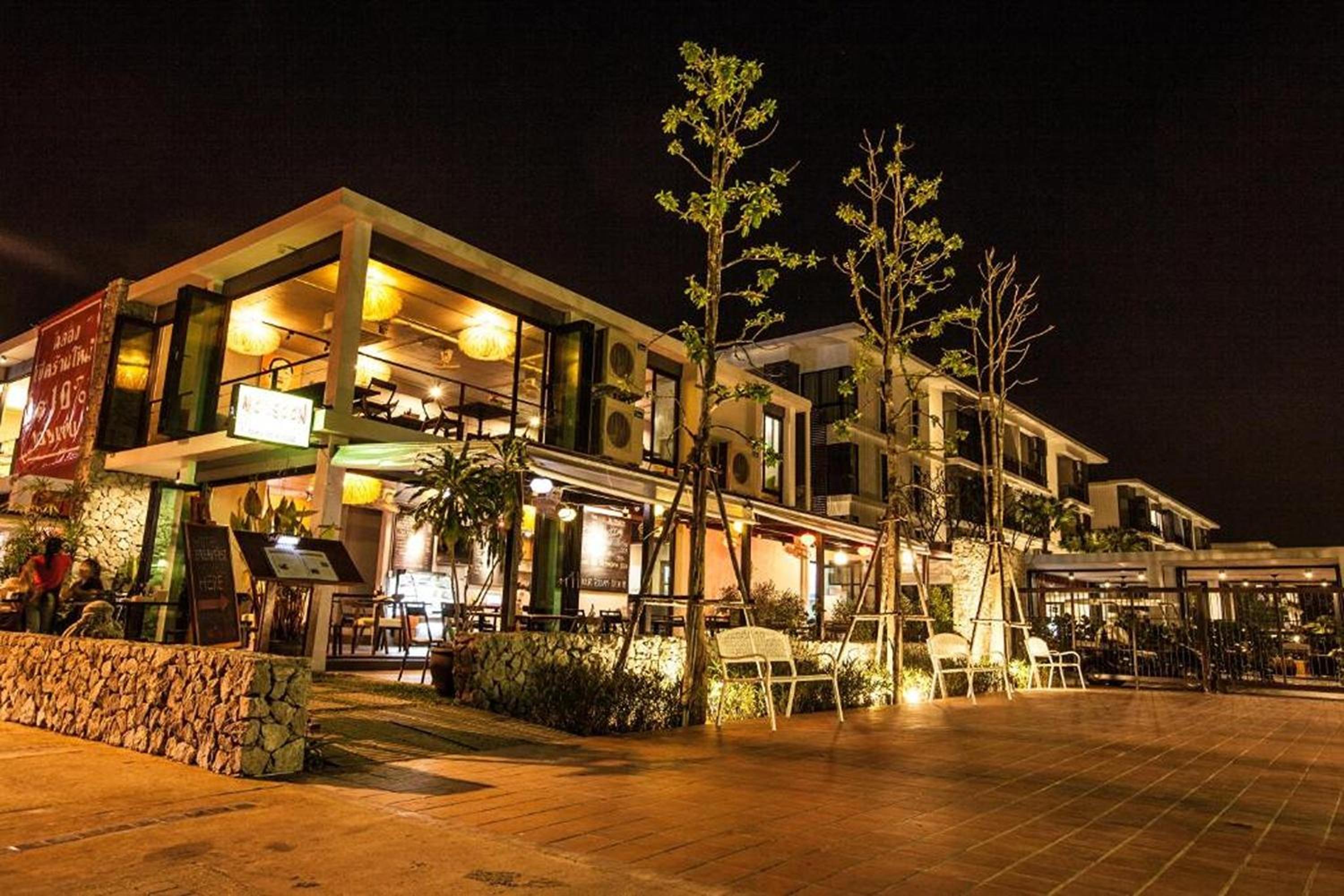 Фото The Title Beach Front