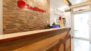 Гостиница RedDoorz near Bambang Station