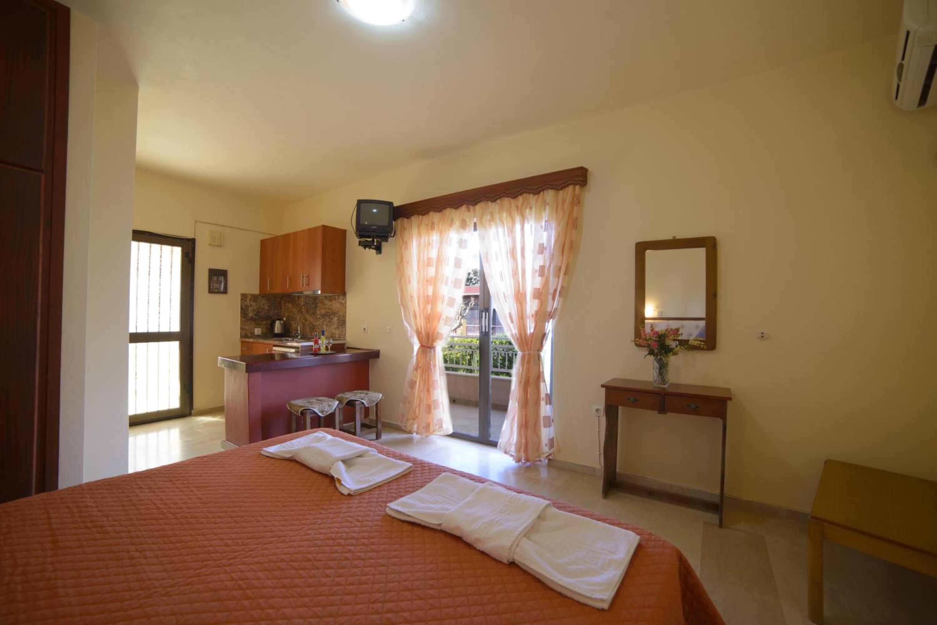 Фото Toulas Apartments
