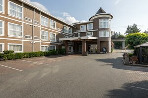 Гостиница Отель Days Inn by Wyndham Surrey в Нью-Вестминстере