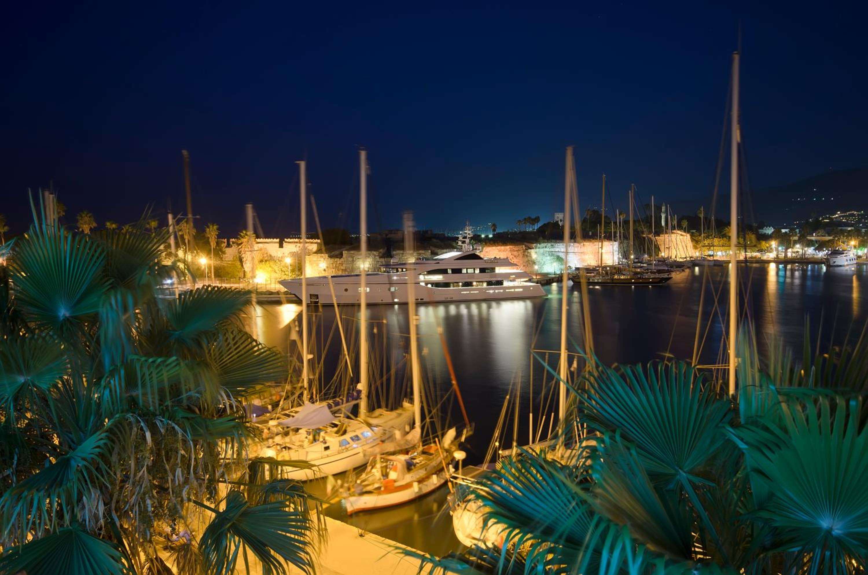 Фото Kosta Palace City Hotel