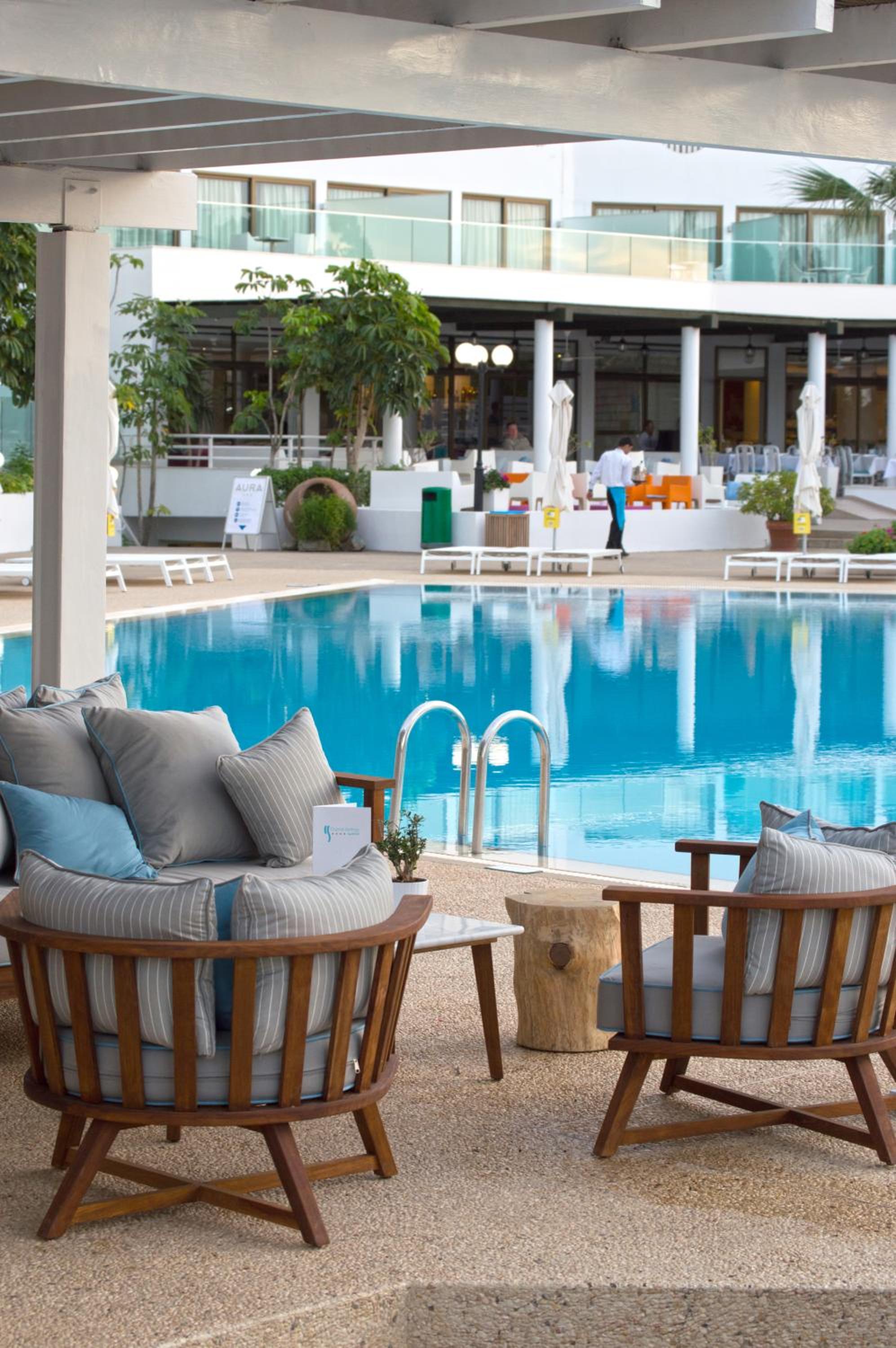 Фото Crystal Springs Beach Hotel