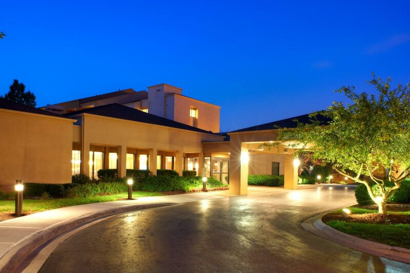 Гостиница Courtyard by Marriott Columbus Worthington в Колумбусе