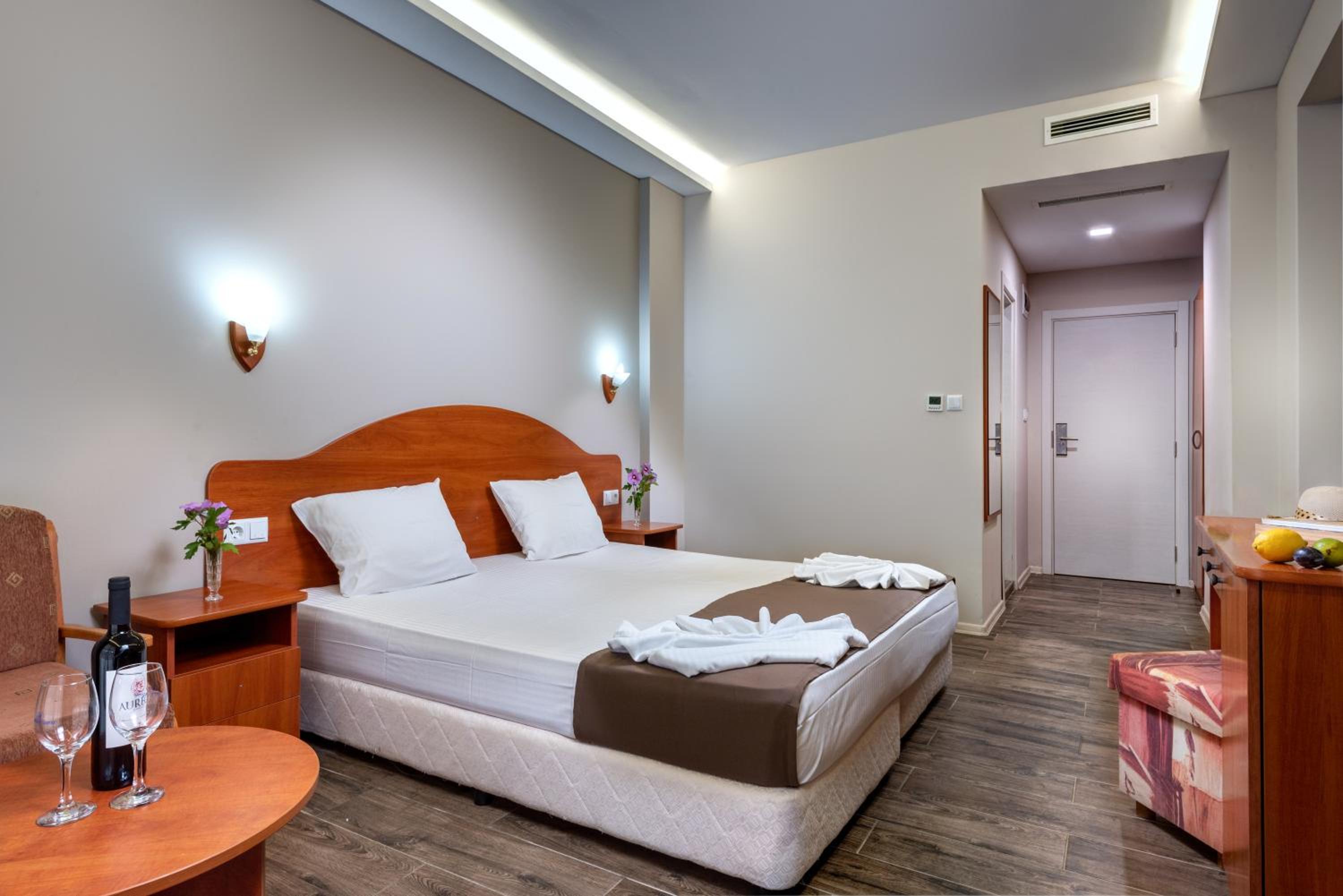 Фото Hotel Sunny