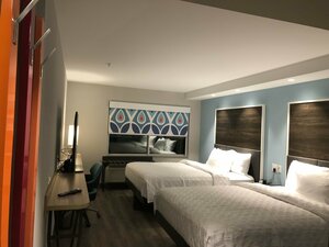 Гостиница Tru by Hilton Edmonton Windermere