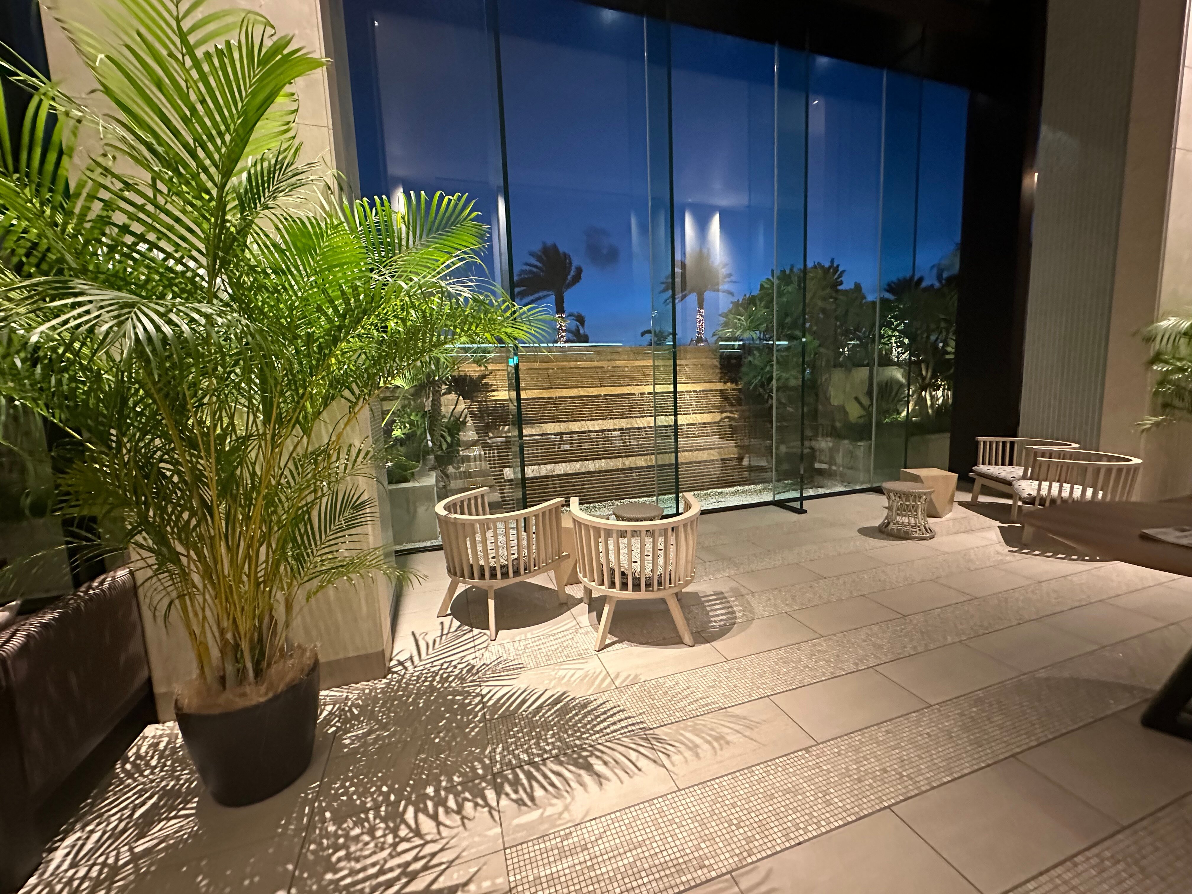 Фото DoubleTree by Hilton Okinawa Chatan Resort