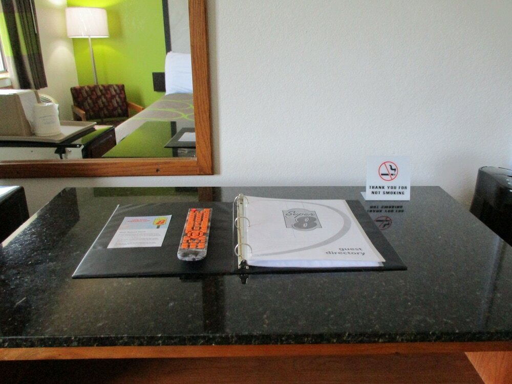 Фото Super 8 by Wyndham Franklin