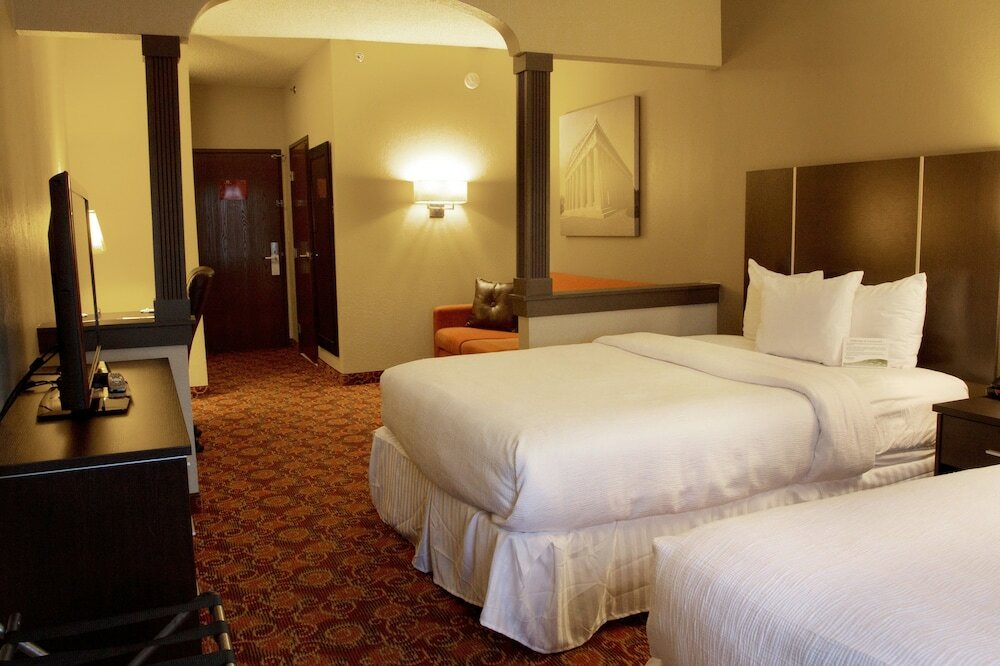 Фото Brentwood Suites