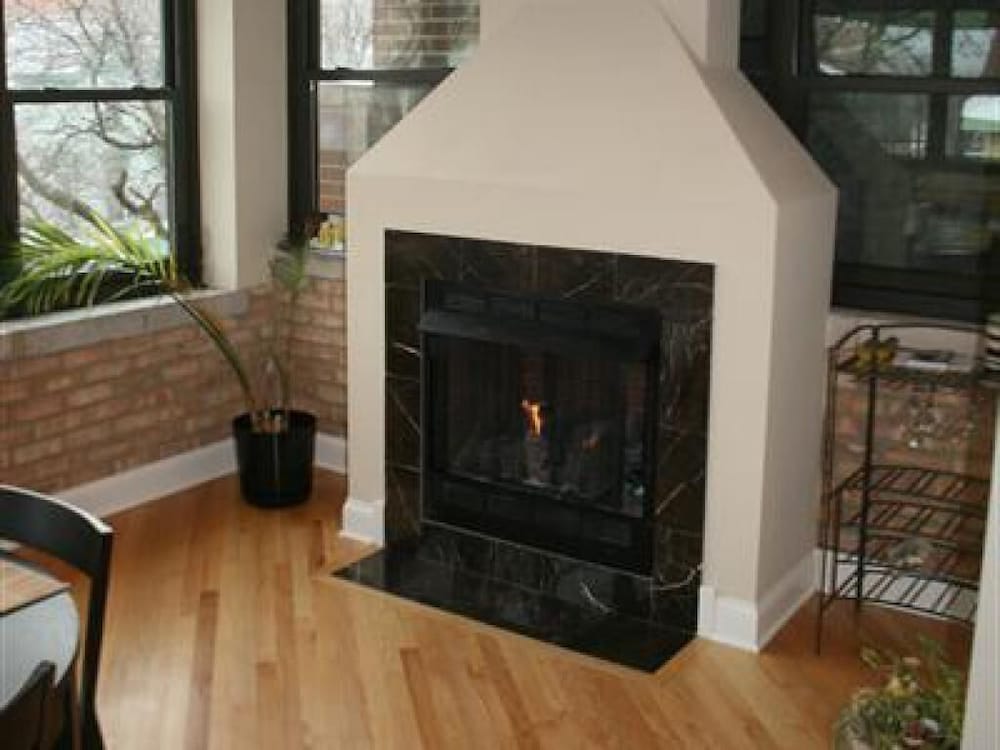 Фото Roscoe Village Guesthouse