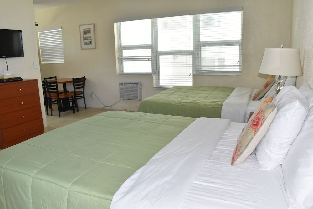 Фото Golden Sand Oceanfront