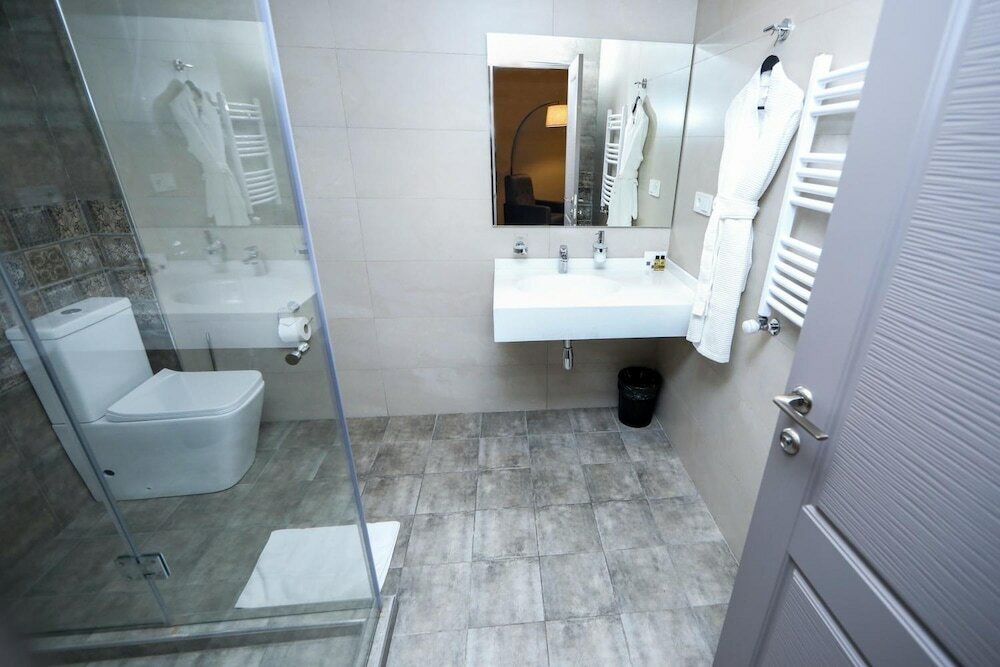 Фото A Hotel Yerevan