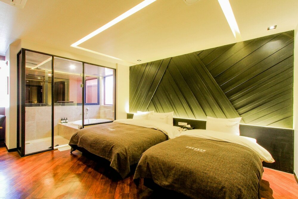 Фото 2 Heaven Hotel