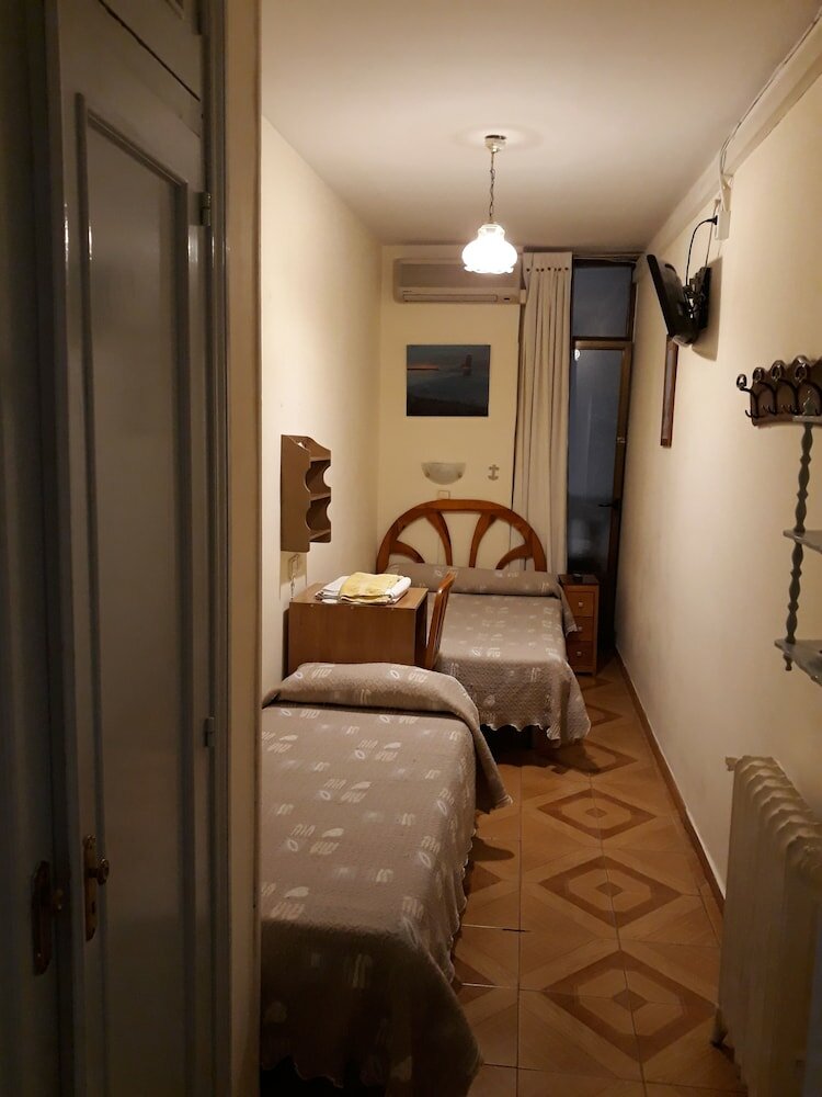 Фото Hostal Fuentesol