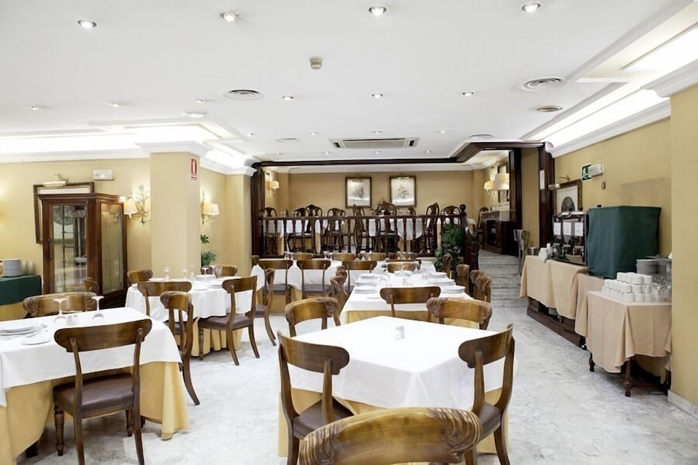 Фото Hotel M. A. Princesa Ana