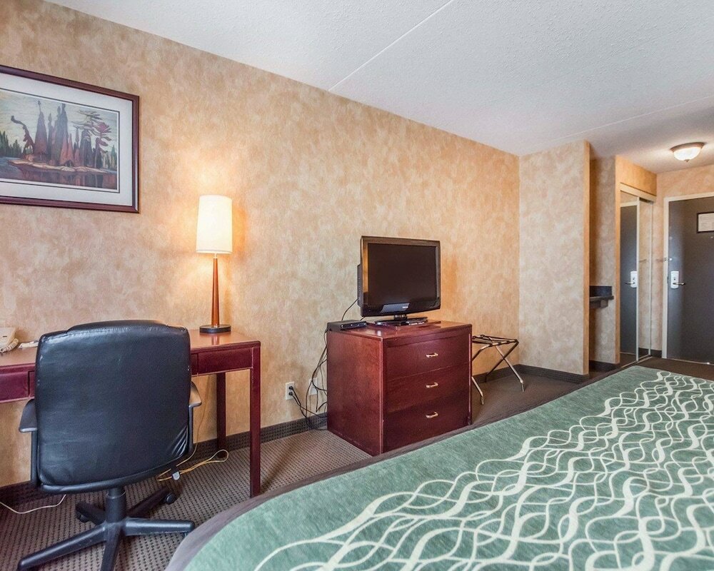 Фото Comfort Inn Sturgeon Falls