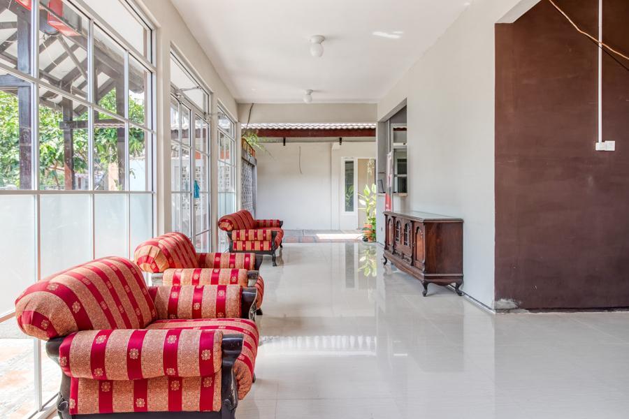 Фото RedDoorz near Malioboro Tugu Station Jogja 2