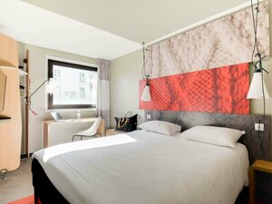 Гостиница Ibis Paris 17 Clichy-Batignolles